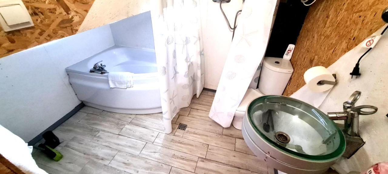 Sub Hel. Budzetowe Pokoje W Domu Z Basenem. Wokol Domu Tylko Natura. Balkon Zbyteczny. Exteriér fotografie